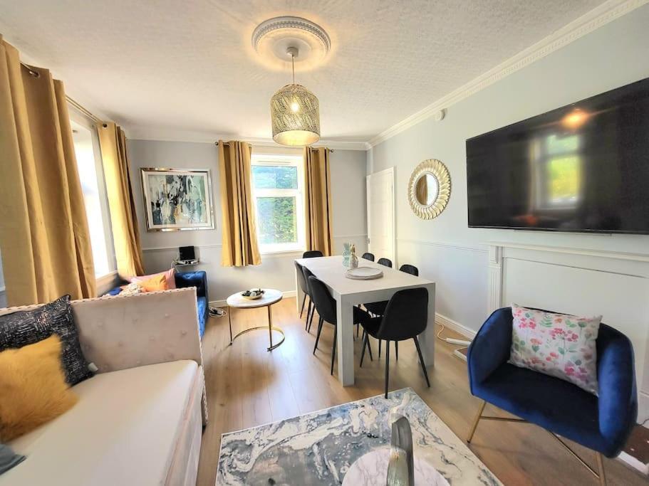 4 Bedrooms Apartment By Sensational Stay Short Lets & Serviced Accommodation Edinburgh Bagian luar foto