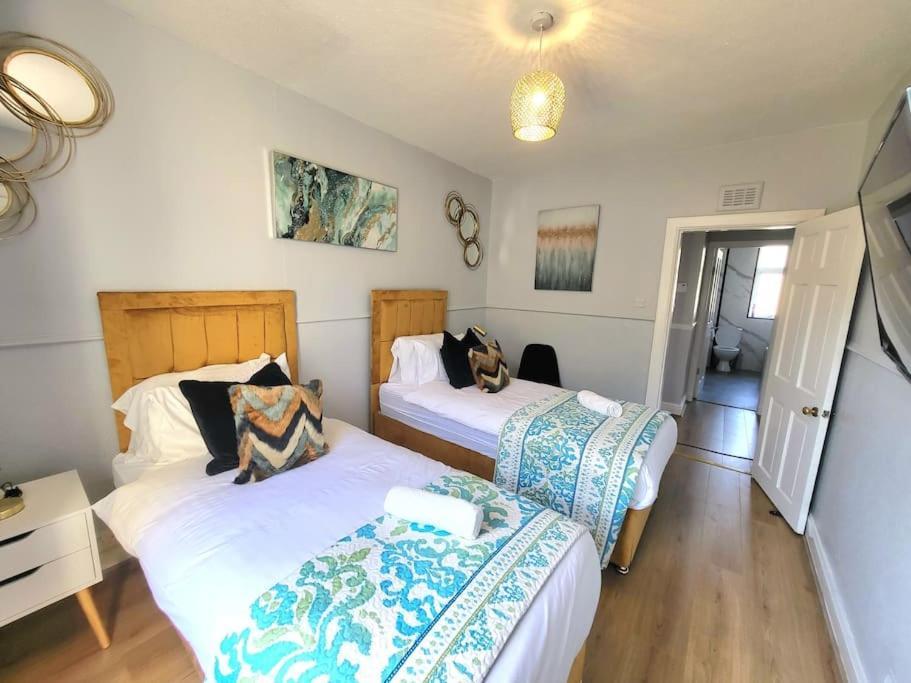 4 Bedrooms Apartment By Sensational Stay Short Lets & Serviced Accommodation Edinburgh Bagian luar foto