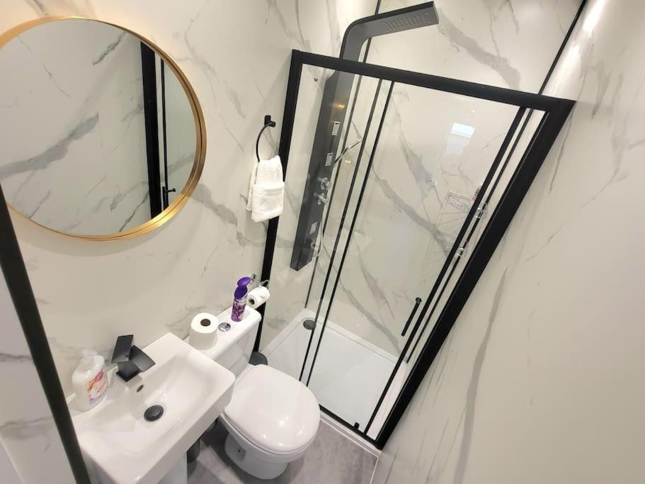 4 Bedrooms Apartment By Sensational Stay Short Lets & Serviced Accommodation Edinburgh Bagian luar foto