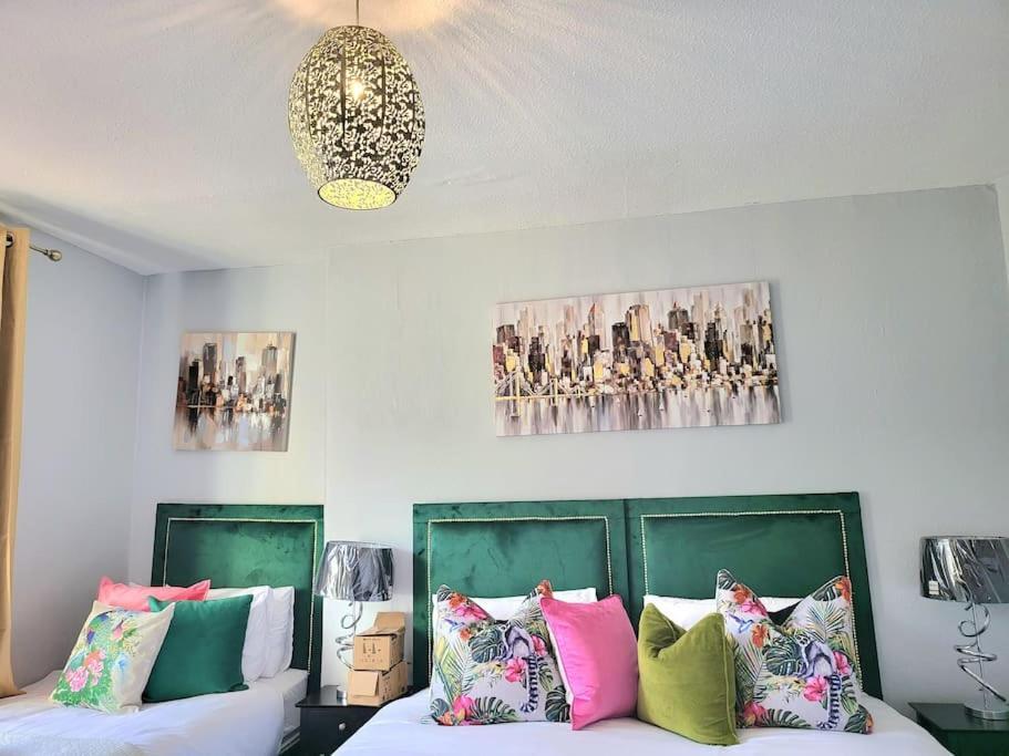 4 Bedrooms Apartment By Sensational Stay Short Lets & Serviced Accommodation Edinburgh Bagian luar foto